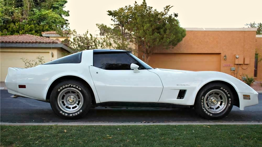 Corvette Generations/C3/C3 1982 Right (2).webp